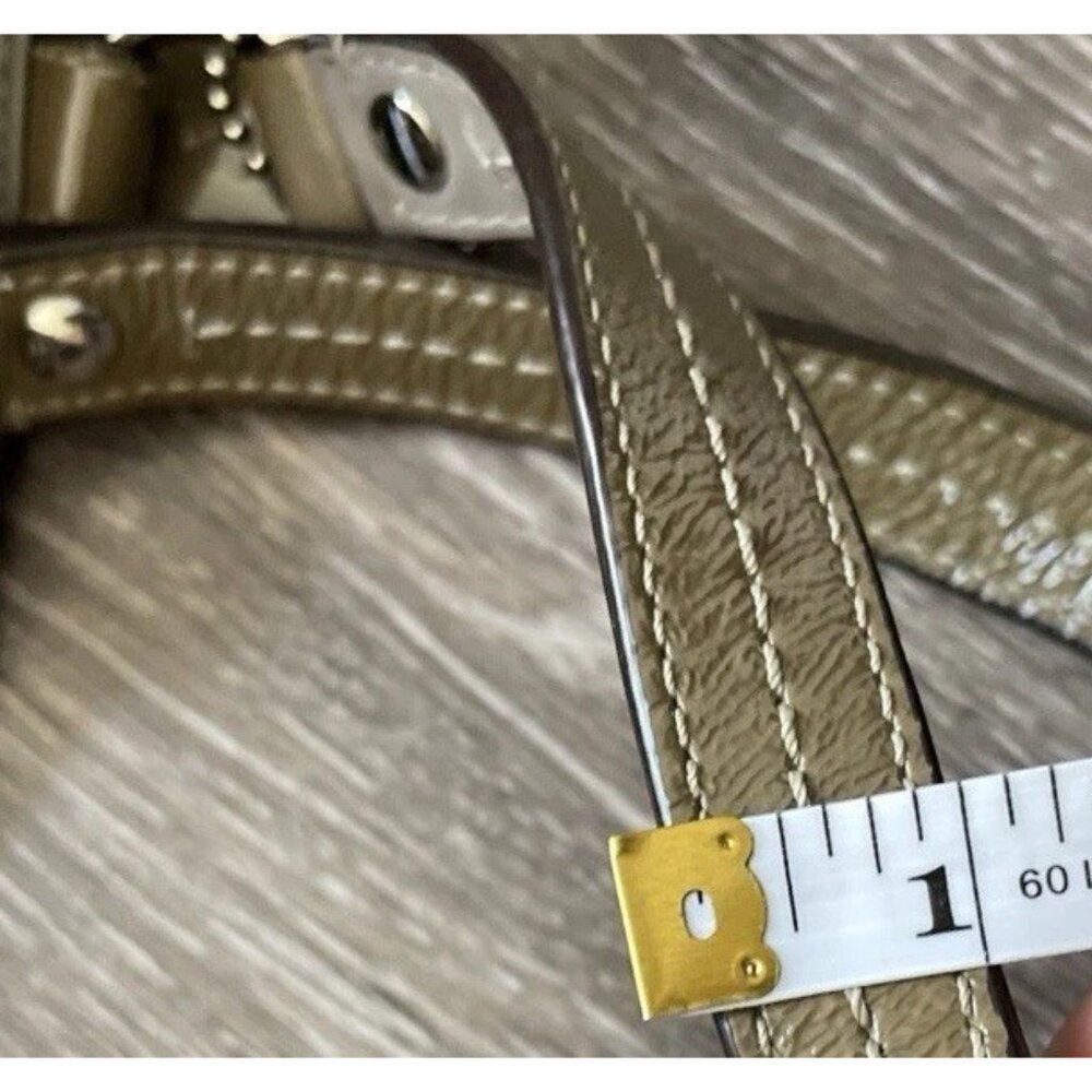 Coach F19248 MEDIUM Vintage Olive Cream Green Soho Leather Shoulder Bag Y2K - Picture 11 of 15